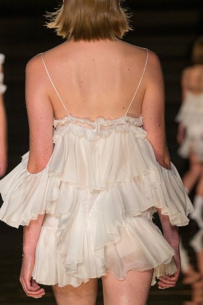 Francesco Scognamiglio Milan Fashion Week Spring 2016 Fashion Brenda, Hanging Rock, Character Fashion, Girl Lifestyle, Grad Dresses, White Fashion, Couture Dresses, Sewing Inspiration, Fashion Details