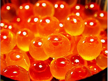 Salmon Roe Ludwig Bemelmans, Food Japanese, Tortilla Shells, Salmon Roe, Food Pic, Orange Salmon, Salmon Run, Sushi Bar, Contemporary Photography