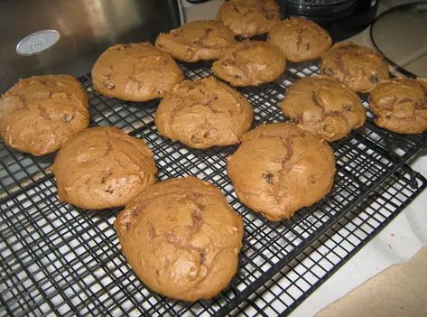 Amish Molasses Cookies Amish Molasses Cookies, Cookies Crumble, Amish Cookies, Amish Food, Pennsylvania Dutch Recipes, Mennonite Recipes, Amish Bread, Amish Friendship Bread, Molasses Cookies Recipe