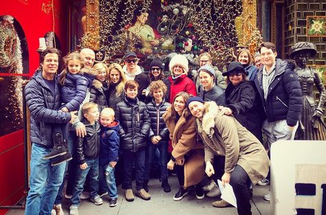 Dasha Zhukova Derek Blasberg December 2018 Aaron abramovich charity work with blasbergs family Derek Blasberg, Dasha Zhukova, Roman Abramovich, Charity Work, Follow Me On Instagram, Santa Claus, Instagram