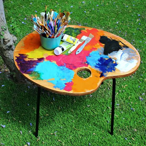 Side Table Diy, Art Studio Decor, Palette Table, Kristina Webb, Diy Side Table, Art Studio Organization, Art Studio Room, نباتات منزلية, Art Studio Design