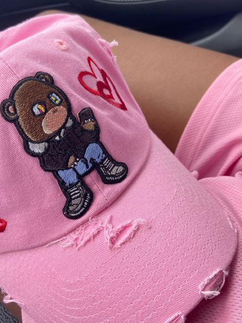 Kanye Graduation, Fashion Pink Aesthetic, Outfit Pieces, Pink Streetwear, Ocean Girl, Aesthetic Streetwear, Graduation Hat, Closet Accessories, Streetwear Aesthetic