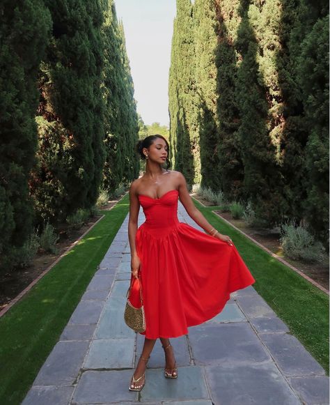 Ally Rossel, Wineries Outfit, Chique Outfit, Gossip Girl Outfits, Extreme Fashion, Red Dresses Classy, Red Dress Outfit, Event Outfit, Trendy Fashion Outfits