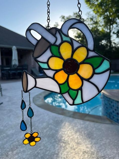 Stained Glass Teapot, Easy Stained Glass Patterns, Glass Things, Stained Glass Patterns Free, Glass Suncatchers, Modern Stained Glass, Glass Photography, Glass Decoration, Stained Glass Ornaments