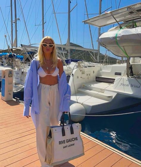 Boat Day Outfit, Modest Street Fashion, Greece Outfit, Beachy Outfits, Summer Holiday Outfits, Hawaii Outfits, European Summer Outfits, Europe Outfits, Vacay Outfits