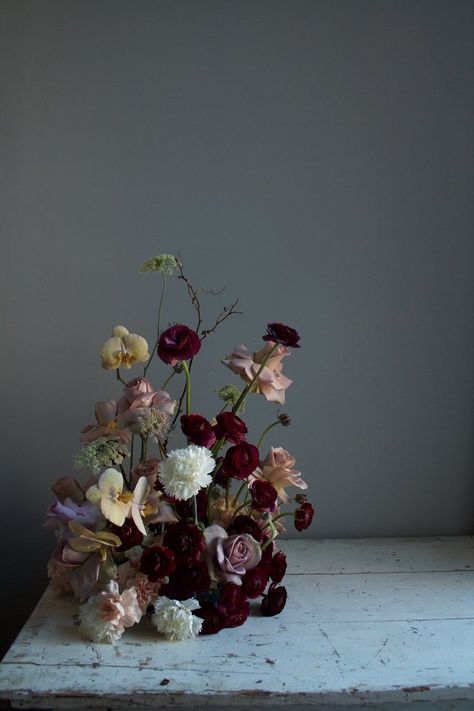 Modern Wedding Bouquets, Modern Floral Arrangements, Flower Types, Contemporary Garden Design, Florist Design, Fall Floral Arrangements, Floral Arrangements Diy, Floral Arrangements Wedding, Art Flowers