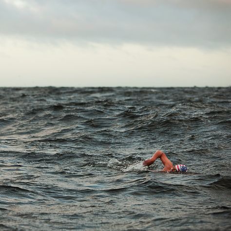 open water swimming for beginners from Outdoor Magazine Bike Workouts, Spin Bike Workouts, Swimming Workouts, Choppy Water, Treading Water, Spin Bike, Spinning Workout, Swimming Tips, Competitive Swimming