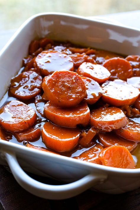 Candied Yams recipe. Yams or Sweet Potatoes candied in brown sugar cinnamon spiced bourbon sauce. Bourbon Yams Recipe, Candied Sweet Potato Recipes, Bourbon Sweet Potatoes, Candied Yams Recipe, Glazed Sweet Potatoes, Potato Candy, Candied Yams, Big Family Meals, Yam Or Sweet Potato