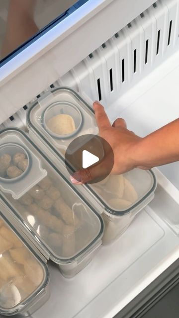 Kellie Atkinson on Instagram: "Cleaning and organizing the freezer 🫧 😌

Comment “link” to get links sent directly to your inbox 💌

#asmr #clean #cleaning #freezer #freezerorganization #organizedfridge #organization #organizedhome #freezerdrawer #restock #refill" Freezer Organization Drawer, Deep Freezer Organization Ideas, Upright Freezer Organization Ideas, Cleaning Freezer, Freezer Organization Ideas, Deep Freezer Organization, Fridge Organization Ideas, Cleaning And Organizing, Freezer Organization