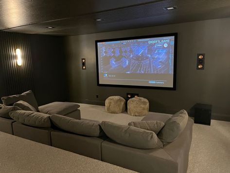 Mini Movie Room, Mini Cinema Room, Small Cinema Room, Refinishing Basement, Tv Living Room Ideas, Cinema Room Decor, Theater Room Ideas, Small Theatre Room, Theatre Rooms