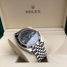 Buy Sell Trade, Tick Tock, Trading Company, Luxury Watches For Men, Wimbledon, Rolex Datejust, Luxury Watches, Silver Watch, Time Piece