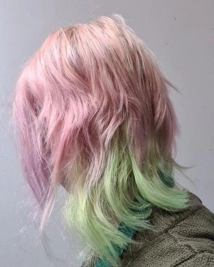 Coloured layered hair Pink Green Hair, Pastel Green Hair, Short Green Hair, Watermelon Hair, Mint Green Hair, Green Hair Dye, Light Pink Hair, Dyed Hair Pastel, Peekaboo Hair