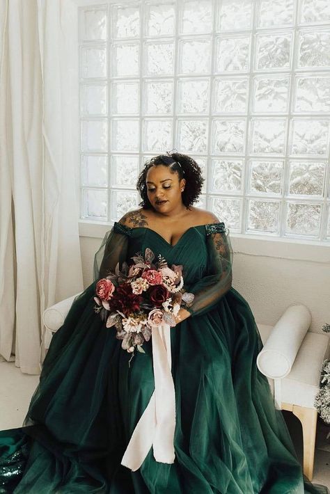 Beautiful plus size bride in green wedding dress with lace sleeves Green Wedding Gown, Emerald Green Wedding Dress, Moody Winter Wedding, Wedding Gown Ideas, Green Wedding Dress, Hunter Green Wedding, Green Ball Gown, Dark Green Wedding, Black Wedding Gowns