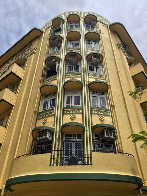 When it comes to the distinctive style, Mumbai is second only to Miami Mumbai Art, 1950 Art, Art Deco Houses, Colonial Art, Open Architecture, Gothic Buildings, Building Signs, Bauhaus Art, Deco Architecture