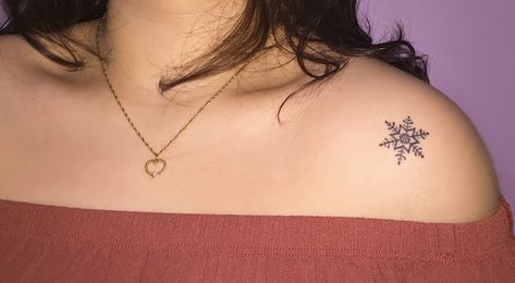 Snowflake Tattoo Shoulder, Ice Tattoo, Snowflake Tattoo, Snow Flake Tattoo, Remembrance Tattoos, Tattoo For Son, Delicate Tattoo, Outdoors Tattoo, Tattoo Models