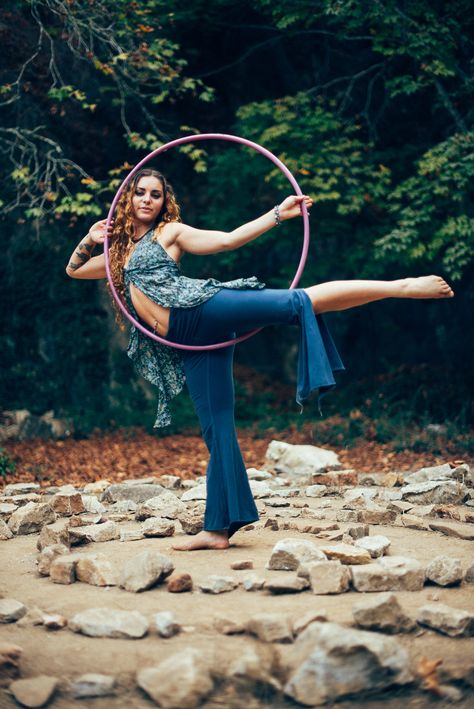 Krista Marie hooping in Santa Cruz Hula Hooping Aesthetic, Hula Hoop Photography, Hula Hoop Photoshoot, Hoop Dancing, Hula Hop, Body Practice, Rooftop Photoshoot, Hula Hooping, Hoop Dance