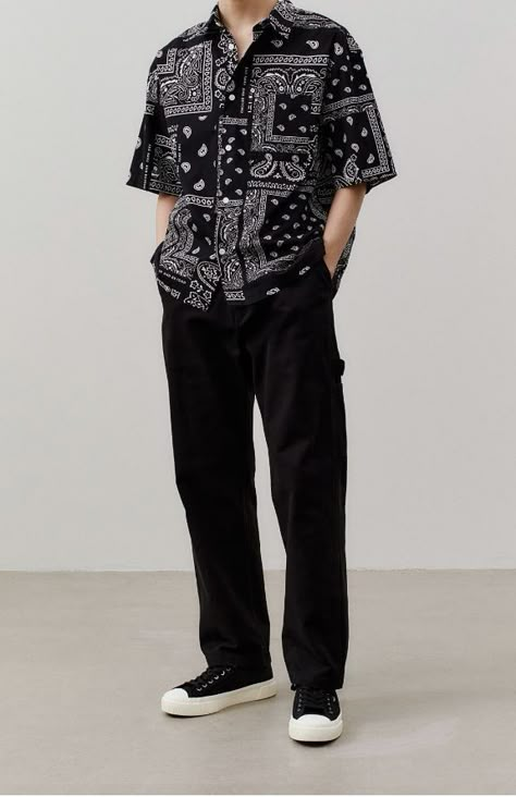 Kemeja Outfit Men, Half Sleeve Shirt Outfit, Outfit Cowo, Black Mandala, Guys Fashion Casual, Smart Casual Menswear, Mens Smart Casual Outfits, Minimalist Fashion Men, Trendy Boy Outfits