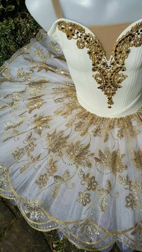 Ballet Performance Outfit, Ballet Costumes Tutus, Ballet Inspired Fashion, Classical Ballet Tutu, Yacht Sailing, Ballet Tutus, Gold Tutu, Dance Tutus, Cow Boys