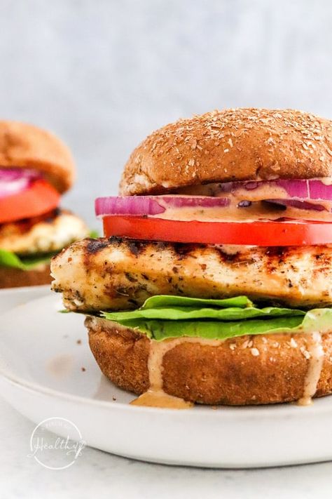 Grilled Chicken Sandwich Chicken Breast Sandwich Recipes, Healthy Chicken Sandwich Recipes, Grilled Chicken Sandwich Recipes, Chicken Breast Sandwich, Panini Recipes Chicken, Grilled Chicken Sandwich, Braised Chicken Breast, Chicken Sandwich Recipe, Healthy Sandwich Recipes