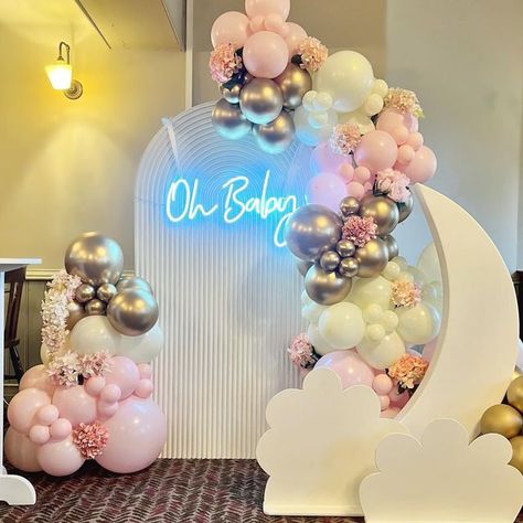 Ripple Backdrop, Cloud Baby Shower Theme, Picture Backdrop, Cloud Theme, Baby Luna, Moon Baby Shower, Moon Clouds, Balloon Backdrop