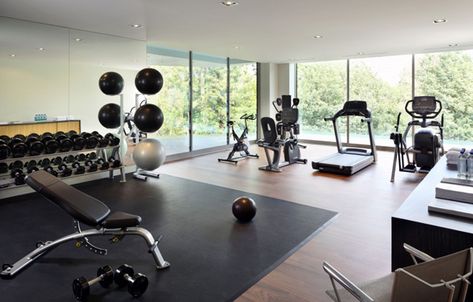 Holmby Hills Residence-Quinn Architects-40-1 Kindesign Gym Floor Ideas, Modern Home Gym Design, Gym Decorating Ideas, Ruang Gym, Modern Home Gym, Dream Home Gym, Gym Design Interior, Home Gym Flooring, Flooring Designs