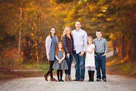 outdoor photo session of a family of 6 with older children by Atlanta family photographer Family Photos Fall, Large Family Poses, Big Family Photos, Large Family Photos, Family Photoshoot Poses, Fall Family Portraits, Fall Family Photo Outfits, Family Portrait Poses, Family Of 6