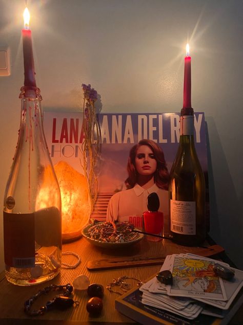 Lana Feel Rey Aesthetic Room, Lana Del Rey Dinner Party, Room Decor Lana Del Rey, Lana Del Rey Shrine, Red And White Room Aesthetic, Lana Del Rey Room Decor, Lana Del Rey Candle, Lana Del Rey Room Aesthetic, Lana Del Rey Room