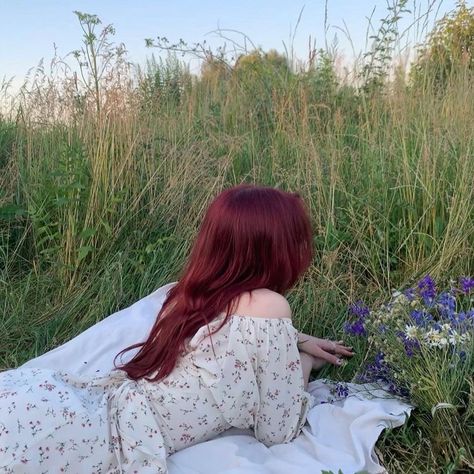 Girl With Red Hair Aesthetic, Zoe Total Drama, Red Haired Girl Aesthetic, Burgundy Hair Aesthetic, Red Hair Girl Aesthetic, Aesthetic Red Hair, Revenge Of The Island, Picnic Aesthetics, Icon Pfp Aesthetic