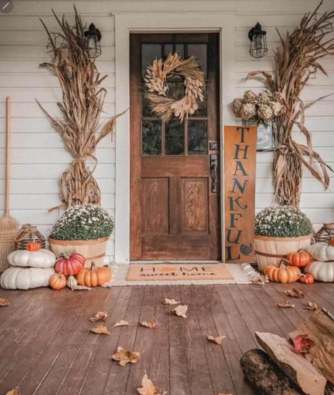 Repurposed wooden sign Fall Wreath Ideas Diy, Wreath Ideas Diy, Fall Wreath Ideas, Porch Fall Decor, Primitive Home Decor, Porch Pumpkins, Fall Planters, Country Christmas Decorations, Fall Front Porch Decor