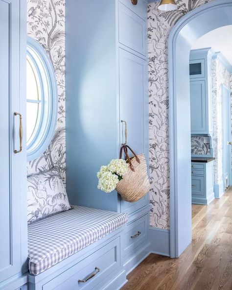 Who says mudrooms have to be boring? Clary Bosbyshell turned this one into a statement-maker with Brunschwig & Fils’ Bird and Thistle print and lots of French blue paint. French Blue Paint, Blue Wall Colors, Blush Pillows, Estilo Shabby Chic, Blue Room, French Decor, French Blue, Blue House, Blue Walls