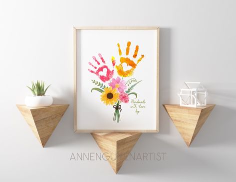 Hand Print Art, Handprint Gifts, Diy Flores, Fleurs Diy, Baby Printables, Birthday Activities, Handprint Craft, Handprint Crafts, Birthday Crafts