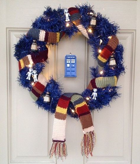 7 Geeky Wreaths You'll Want to Display All Year Doctor Who Party, Doctor Who Crafts, Doctor Who Christmas, Knitting Humor, Geek Crafts, Doctor Who Tardis, Wibbly Wobbly Timey Wimey Stuff, Timey Wimey Stuff, Geek Out