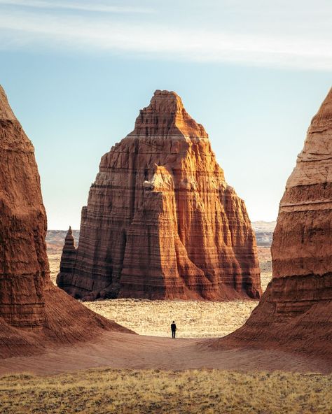 Temple of the Moon 🌕🏜️👇🏻 . 📍 Located in a remote region of Capitol Reef National Park, in Utah, it is only accessible through a dirty road… | Instagram Travelling Usa, Capitol Reef, Capitol Reef National Park, Spot It, Utah Travel, The Cathedral, Time To Go, Zoom Lens, Parking Lot