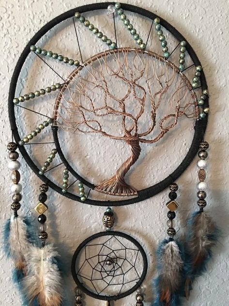 Half Moon Dream Catcher, Tree Of Life Dream Catcher, Moon Dream Catcher, Diy Dream Catcher Tutorial, Tree Of Life Wire, Dream Catcher Patterns, Dream Catcher Tutorial, Dream Catcher Decor, Dream Catcher Art