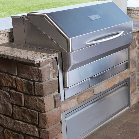 Built-In Pellet Grills Built In Pellet Grill, Grills Outdoor, Outdoor Fridge, Pellet Smoker, Smoker Grill, Outdoor Gas Fireplace, Outside Room, Wood Pellet Grills, Outdoor Kitchen Appliances