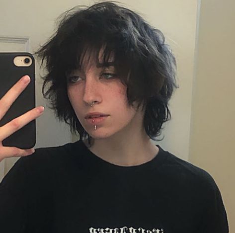 Emo Mullet Hair, Alt Men Hair, Fluffy Medium Hair, Boy Dyed Hair, Short Curly Emo Hair, Nonbinary Faceclaims, Fluffy Short Grunge Hair, Fluffy Wolf Cut, Fluffy Enby Hair