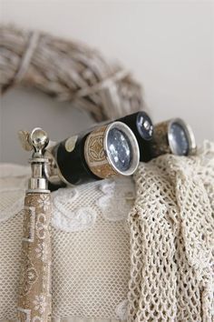 Estilo Real, White Cottage, Vintage Things, Shades Of White, World Of Color, Vintage Beauty, William Morris, Antique Collection, Binoculars