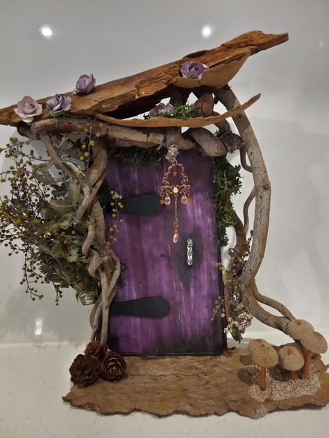 Fairy Door Inspiration, Driftwood Fairy House, Fairy Windows Diy, Fairy Doors Diy, Fairy Door Ideas, Faerie Door, Diy Fairy Door, Fairy Doors On Trees, Fairy Garden Animals