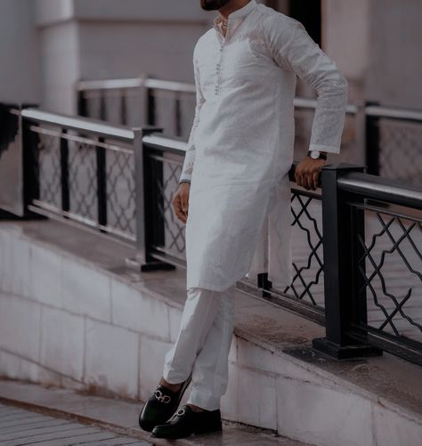 Guy Tattoo Aesthetic, Indian Guy, Rainy Wallpaper, Secret Identity, Desi Aesthetics, Insta Reels, Aesthetic Men, Tattoo Aesthetic, Student Of The Year