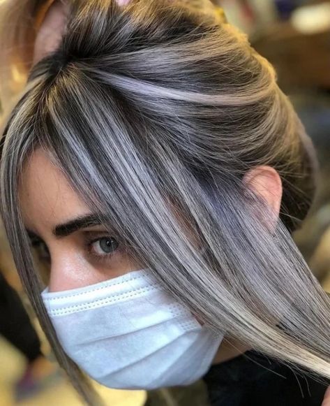 Grey Hair Transformation, Grey Hair Inspiration, Gray Hair Growing Out, Mullet Hairstyle Women, Dark Hair With Highlights, Silver Hair Color, Brown Hair With Blonde Highlights, Caramel Highlights, Blending Gray Hair