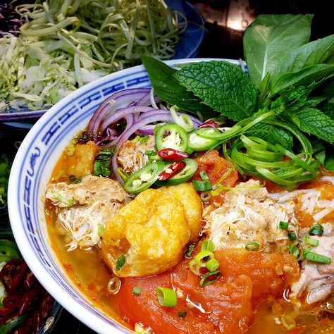 Instant Pot Bún Riêu Vietnamese Instant Pot Recipes, Bun Rieu, Pork Bones, Pork Riblets, Pork Hock, Asian Noodle, Cold Weather Food, Shrimp Paste, Vermicelli Noodles