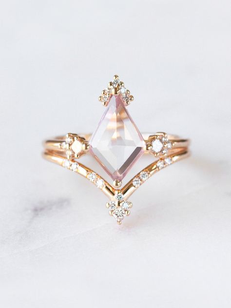 Kite Ring, Cute Engagement Rings, Future Engagement Rings, Ring Sapphire, Solid Gold Band, Band Design, Dream Engagement Rings, Manicure Y Pedicure, Princess Diamond