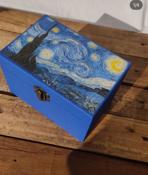 Paint On Box Ideas, Memory Box Painting Ideas, Painting Boxes Ideas, Painted Box Ideas Simple, Memory Box Ideas Diy Paint, Diy Trinket Box, Hand Painted Wooden Box, Painted Wooden Boxes, Small Canvas Art