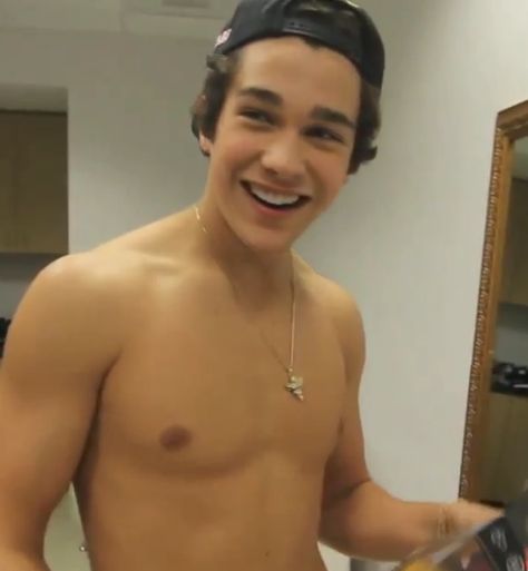 AUSTIN MAHONE / SINGER ! Austin Mahone 2014, Shirtless Guys, Harvey Kinkle, Tech Magazine, Urdu Language, I Love Justin Bieber, Austin Mahone, Male Photography, Gorgeous Eyes