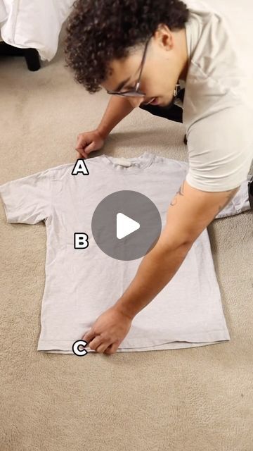 Men's Fashion Outfits on Instagram: "Folding t-shirt tutorial step by step Credits: @pierredalati 📸" Ways To Fold T Shirts, Folding Tee Shirts Videos, Folding T-shirt, How To Fold Tshirts Video, How To Stretch Out A Shirt, Folding Polo Shirts, How To Fold T Shirts, How To Fold A Shirt, Pliage Tee Shirt