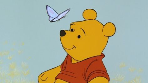 Interesting Facts You May Not Know About Winnie The Pooh Winnie The Pooh Drawing, Winnie The Pooh Cartoon, Winnie The Pooh Plush, Cute Winnie The Pooh, Picture Collage Wall, Old Disney, Pinturas Disney, Disney Aesthetic, Pooh Bear