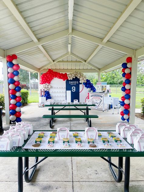 Baseball Backdrop, Baseball Decorations, Baseball Party Decorations, Baseball Theme Birthday, Baseball First Birthday, Sports Baby Shower Theme, Baby Baseball, Baseball Theme Party, Boys First Birthday Party Ideas