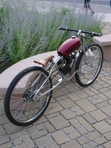 IMGP0071 | FHARLEYSCYCLES@GMAIL.COM bobber build | Thunderchief Cycles | Flickr Simson Moped, Gas Powered Bicycle, Bici Retro, Bike Chopper, Xe Ducati, Powered Bicycle, Bike Motor, Motorised Bike, Motor Mobil