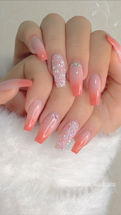 Ombre Nail Designs Summer, Pink And White Ombre Nails With Glitter, Classy Ombre Nails, Light Pink Ombre Nails, Trendy Ombre Nails, Pink Nails Winter, Fancy Nails Designs, Girly Acrylic Nails, Acrylic Nails Coffin Short