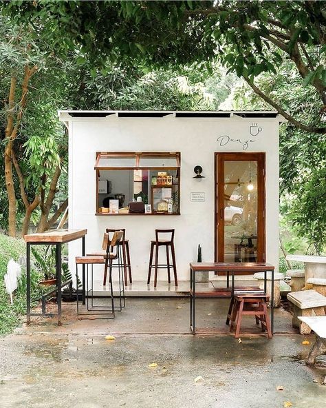 Restaurant Kitchen Design, Coffee House Design, Time For Coffee, Mini Cafe, Small Coffee Shop, Small Cafe Design, Sitting Outside, Cafe Shop Design, Coffee Stands